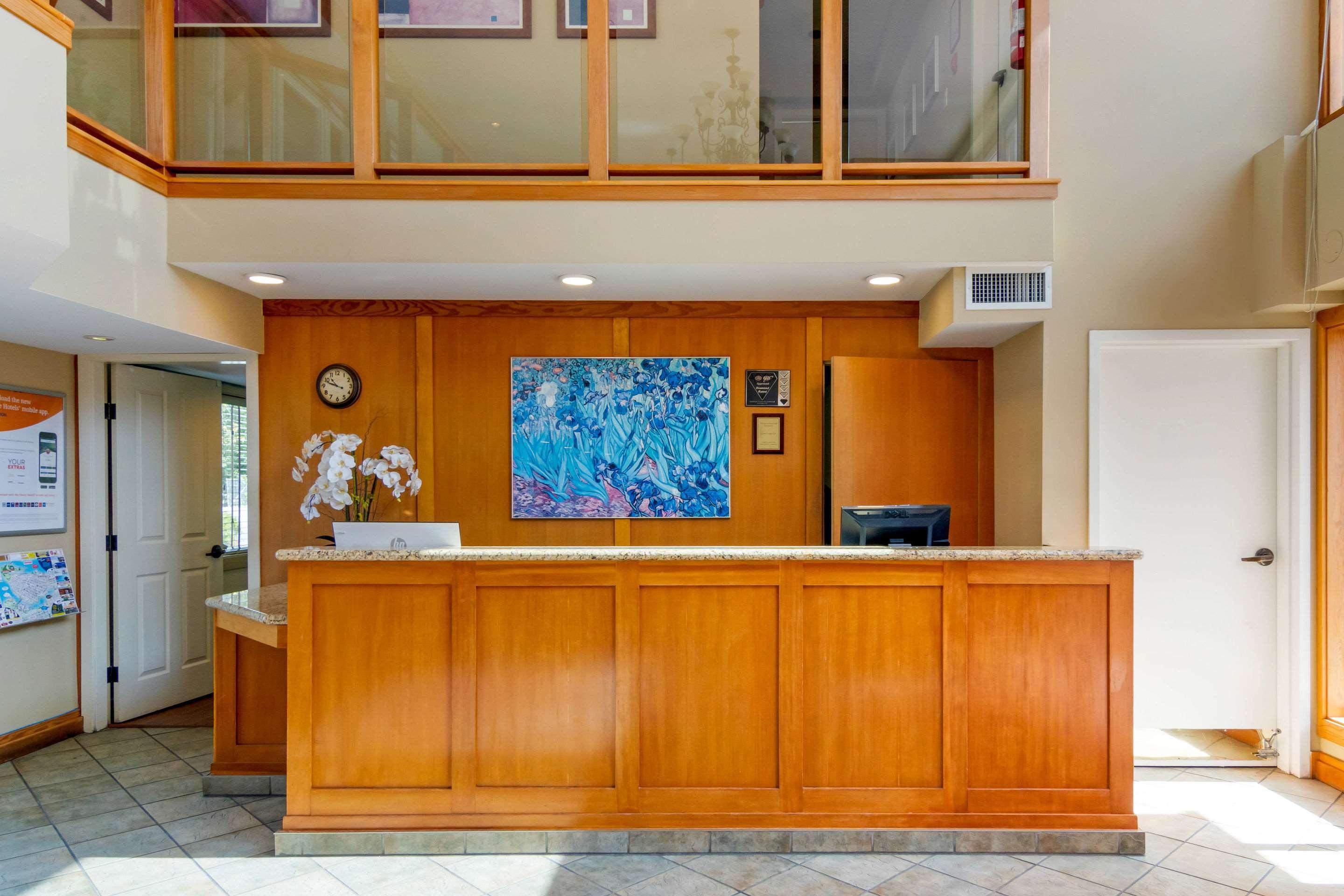 Econo Lodge Inn & Suites North Vancouver Zewnętrze zdjęcie