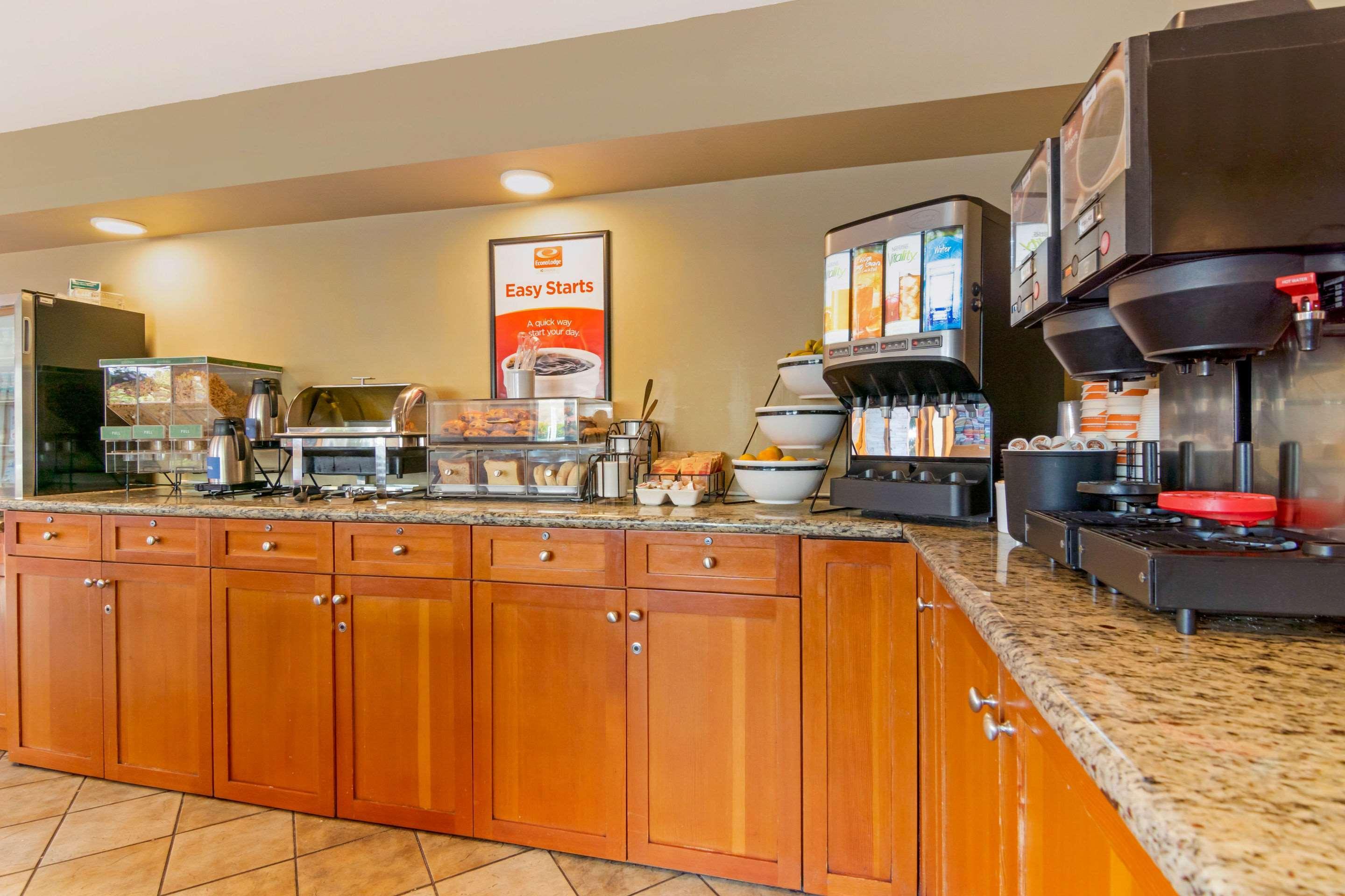 Econo Lodge Inn & Suites North Vancouver Zewnętrze zdjęcie