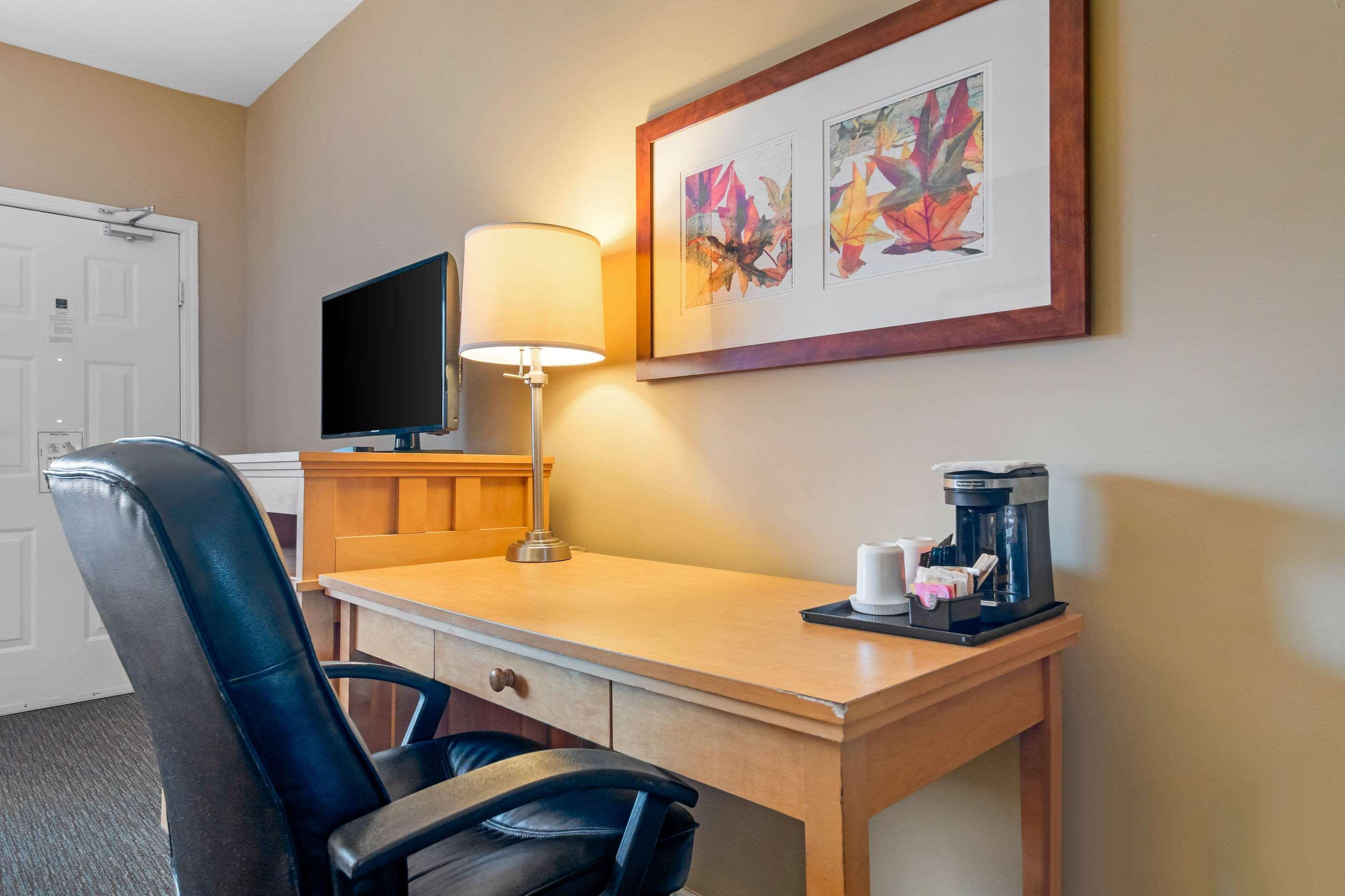 Econo Lodge Inn & Suites North Vancouver Zewnętrze zdjęcie