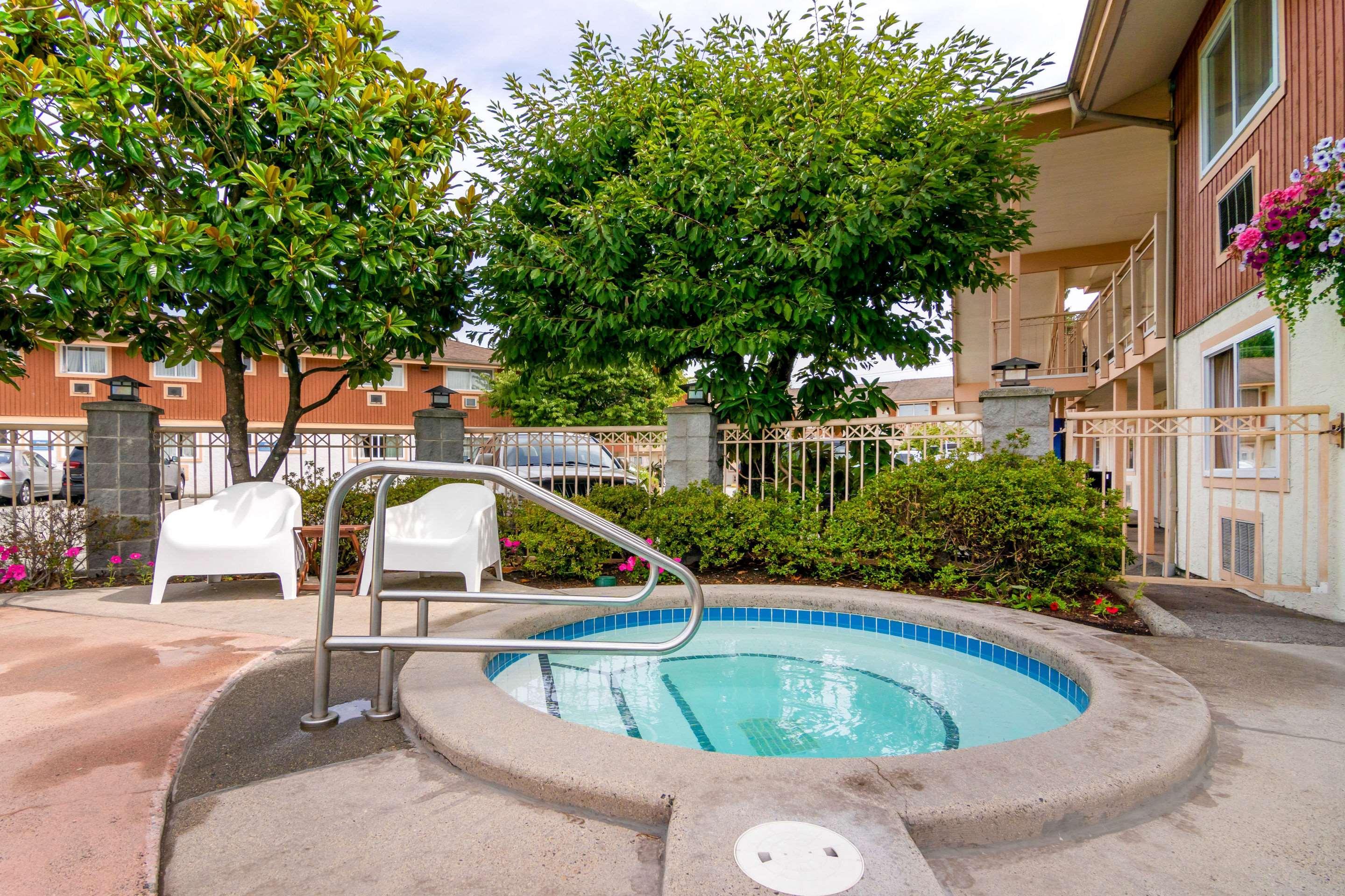 Econo Lodge Inn & Suites North Vancouver Zewnętrze zdjęcie