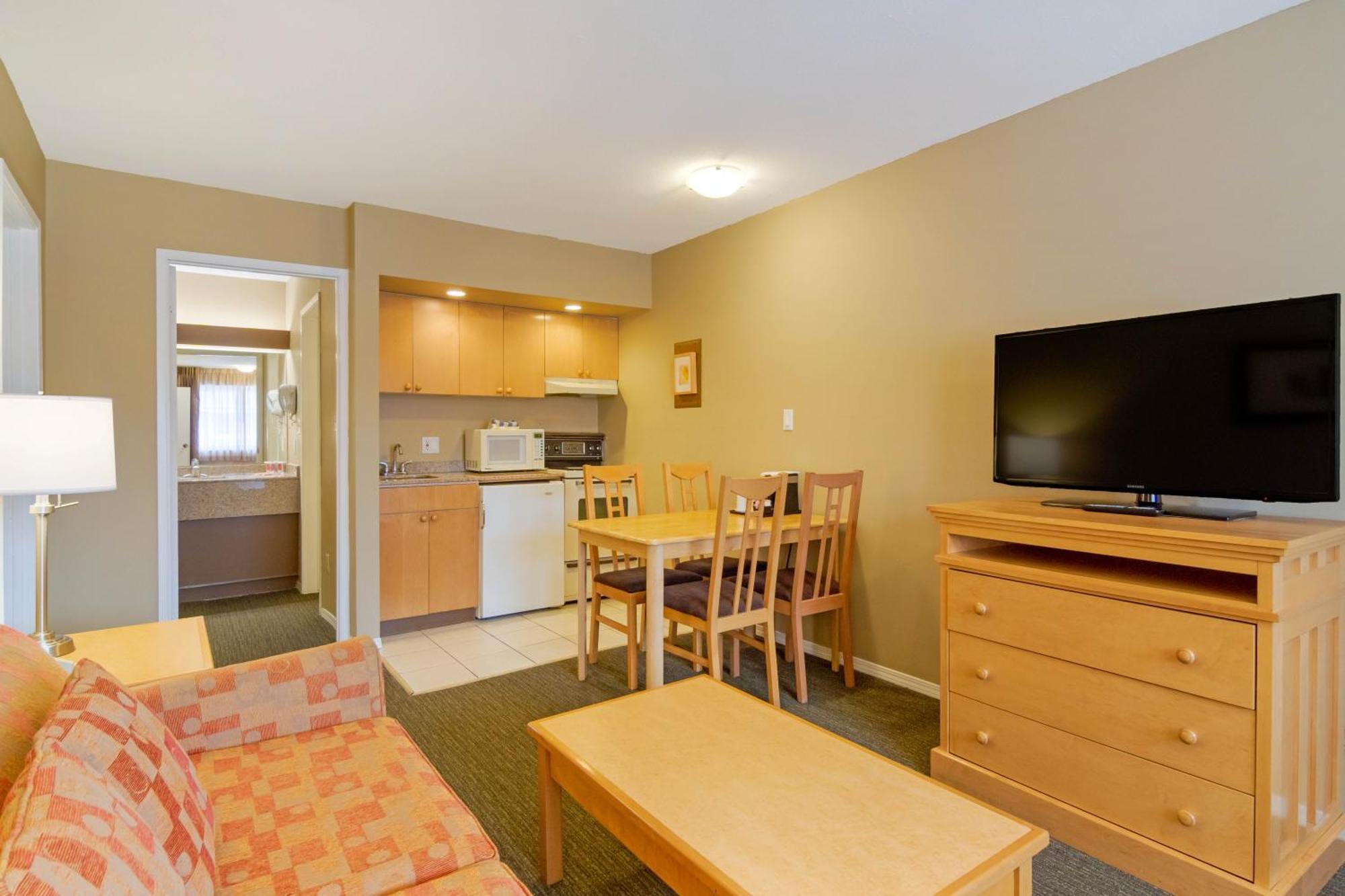 Econo Lodge Inn & Suites North Vancouver Zewnętrze zdjęcie