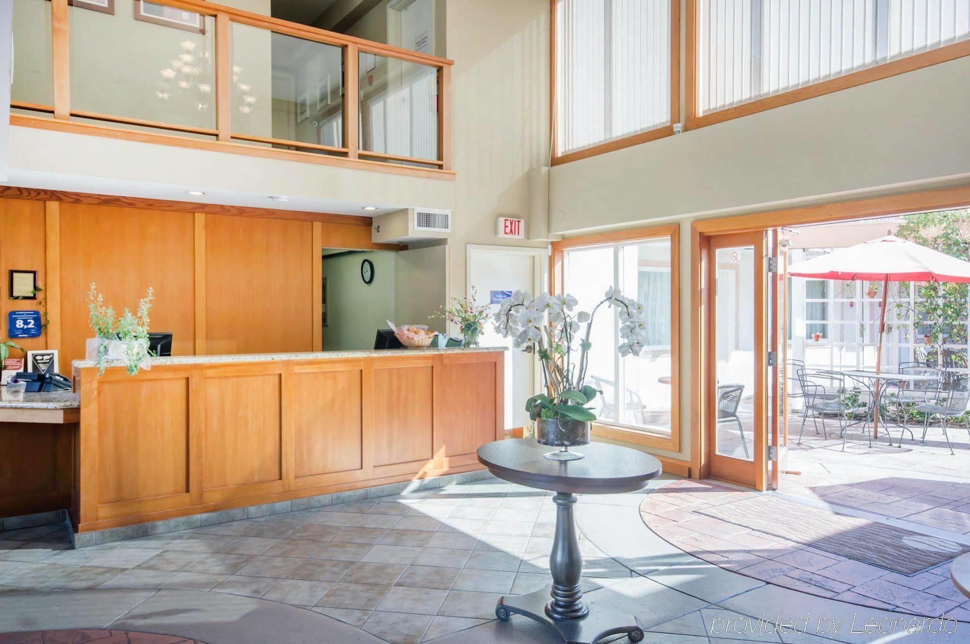 Econo Lodge Inn & Suites North Vancouver Zewnętrze zdjęcie